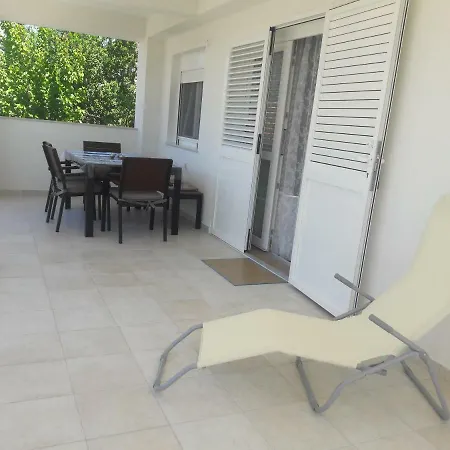 Apartman S Pogledom Zdrelac Exterior photo